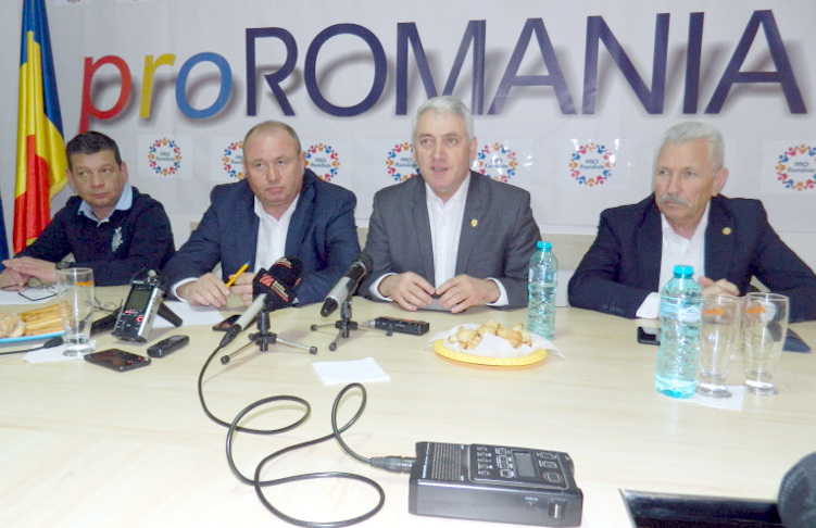 Pro România, partidul cu patru foşti prim-miniştri în componenţă! 1 MOCIO CU TUTUIANU