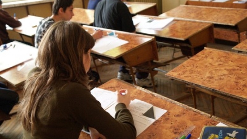 Prima zi de simulare a Evaluării Naţionale s-a încheiat fără probleme în Caraş-Severin 1 8a795e28f76b050017c66fe555668261 XL