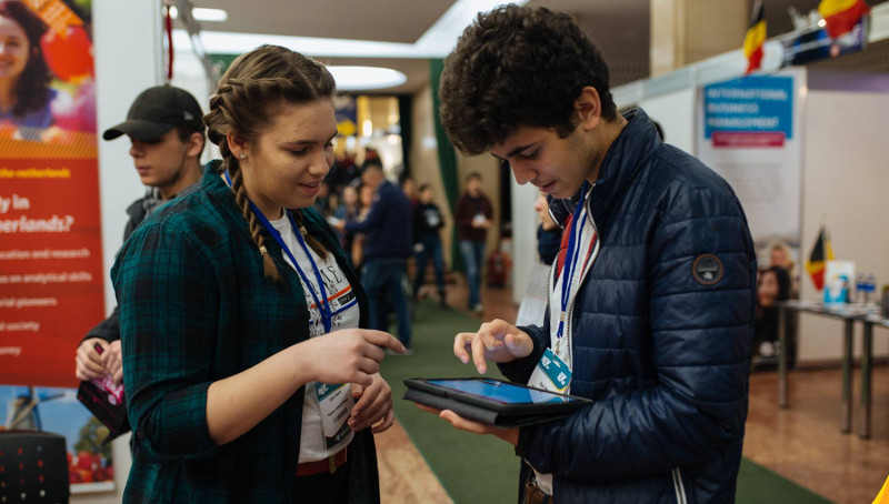 Cel mai mare târg de universităţi din România îşi deschide porţile la Timişoara 1 RIUF1