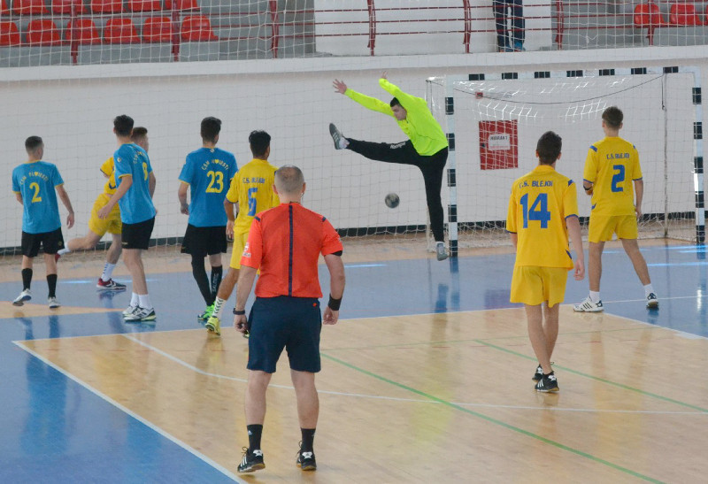 Şi sportul şcolar costă bani! 1 HANDBAL