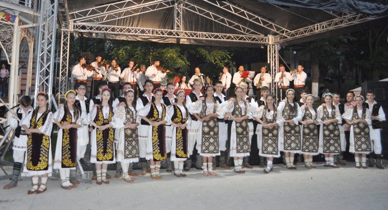 La Băile Herculane începe Festivalul Internaţional de Folclor „Hercules“ 1 HERCULES