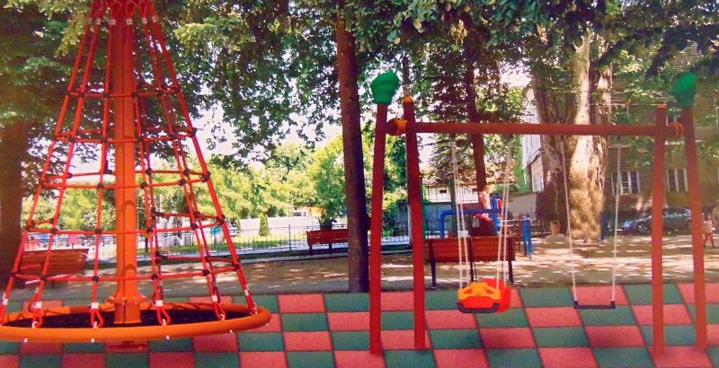 Parcul din apropierea Gării de Sud din Reșița va fi modernizat de primărie 1 locuri joaca