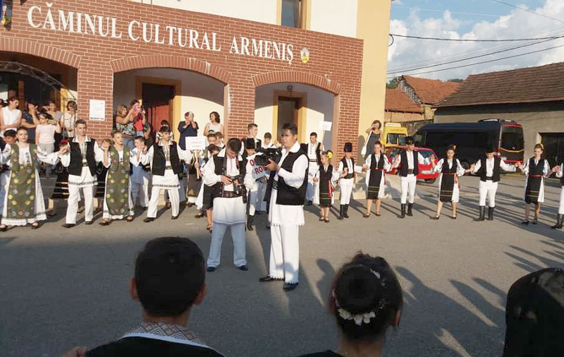 Jocul, tradiţie perenă la Armeniş 1 festival armenis