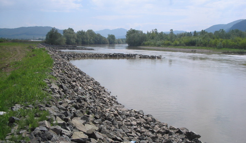 Aparare de mal cu epiuri de a lungul raului Mures pe sectorul Branisca Boz judetul Hunedoara