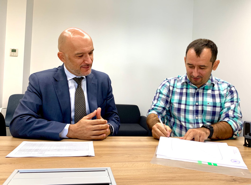 Proiect semnat la ADR Vest pentru un iluminat ca la carte la Moldova Nouă 1 MAXIM SI TORMA