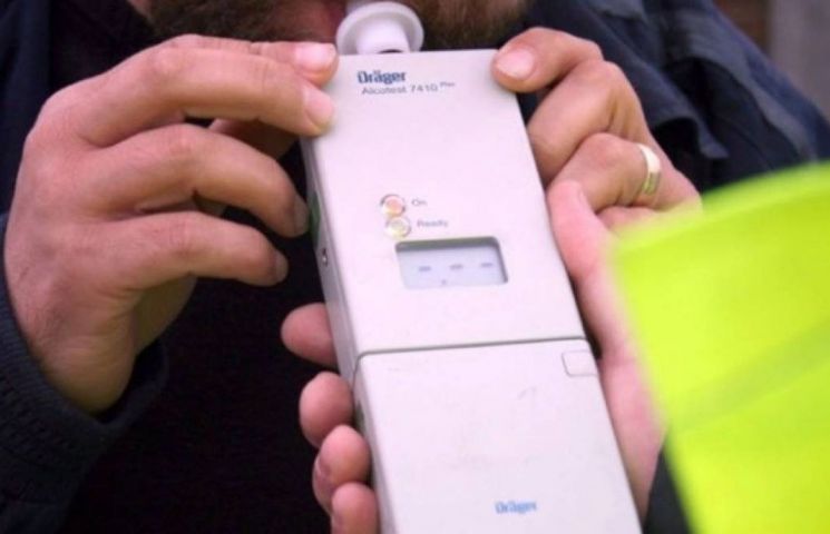 Trei dosare penale într-o singură noapte pentru un reşiţean de 33 de ani