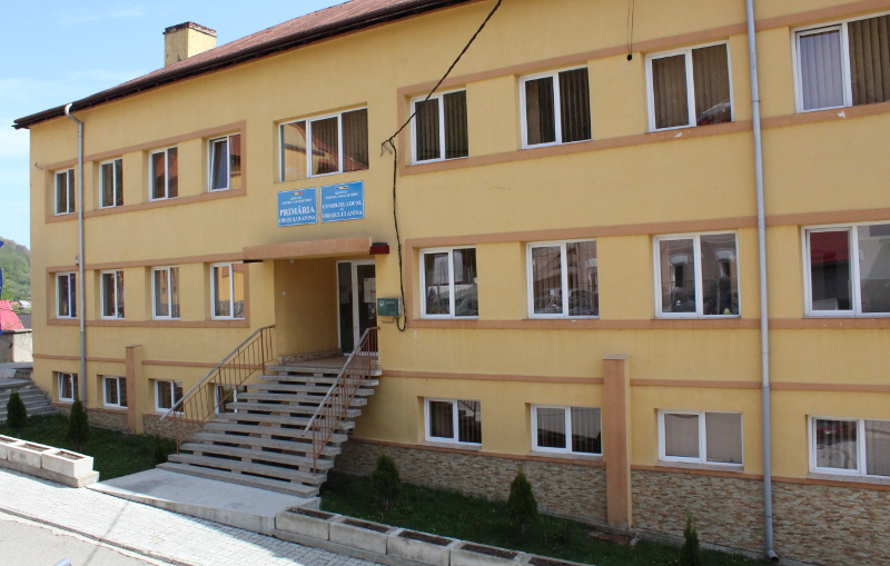 Primăria Anina a dat în judecată Aquacaraş şi executantul lucrărilor pentru prejudiciul adus oraşului
