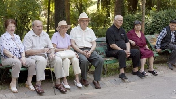 Consilierii liberali din Caransebeş, cu gândul alături de persoanele vârstnice 1 PENSIONARI1