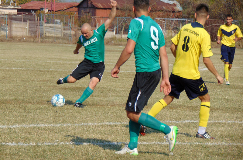 Fotbal, Liga a IV-a: Armenişul a murit în picioare la Caransebeş 1 magica armenis 6