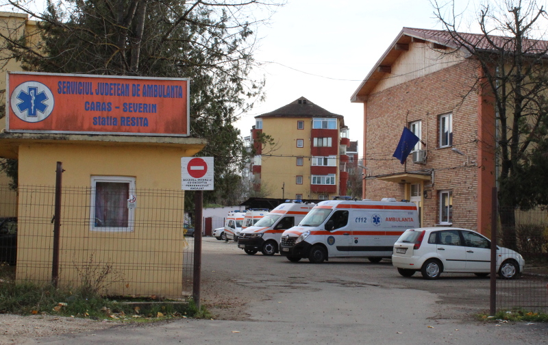 Director al Serviciului de Ambulanţă Caraş-Severin şi alţi angajaţi, suspecţi într-un dosar de şantaj