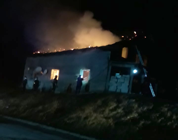 Incendiu la o casă din Bucova