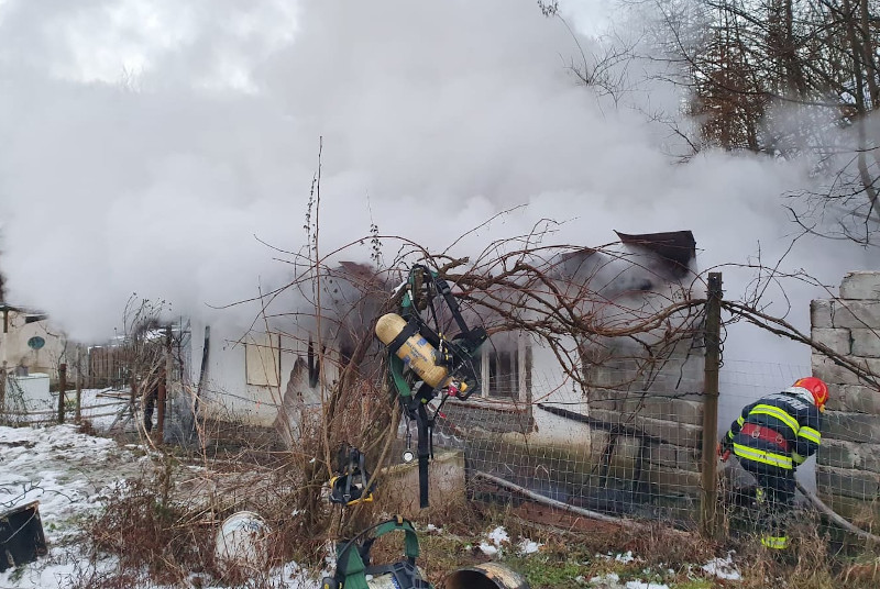 Două incendii în jumătate de oră. Din fericire, pagubele au fost doar materiale