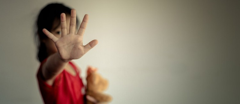 Bărbat cercetat pentru pornografie infantilă și act sexual cu un minor 1 agresiune