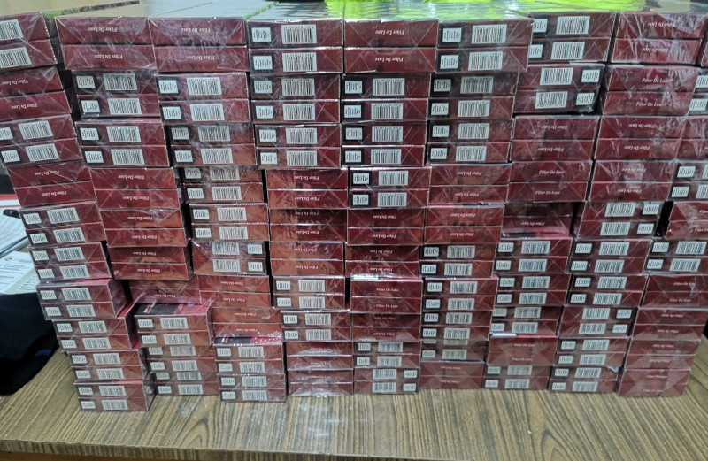 Ţigări de contrabandă de peste 24.000 de lei, confiscate de poliţiştii cărăşeni