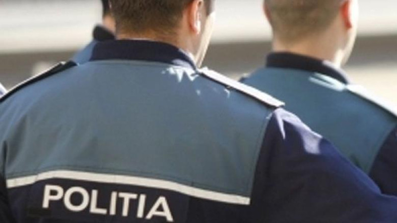 Evaziune fiscală la Caransebeș, mai multe articole de îmbrăcăminte contrafăcute au fost confiscate de polițiști 1