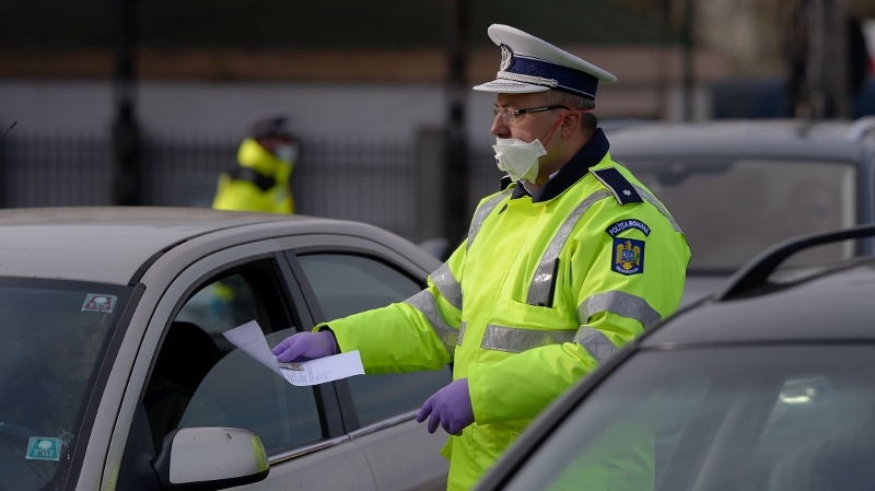 Noile restricții adoptate de Guvern. La ce oră se închid magazinele și în ce situații se interzice ieșirea din casă după ora 20