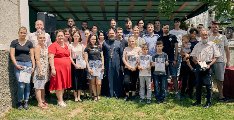 „Mâinile bucuriei”, la final. 120 de cărăşeni au primit ajutoare de peste 40.000 de lei 1 106923648 3035937509822001 6234760149407935428 o