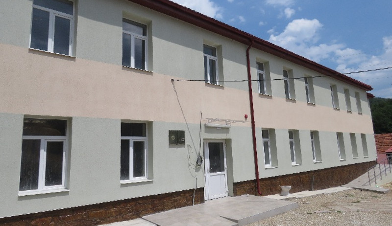 Lucrările la şcoala şi grădiniţa din Celnic, Anina, sunt pe ultima sută de metri