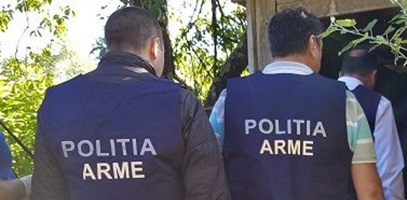 Percheziţii la Reşiţa, într-un dosar de deţinere ilegală de arme 1 20190712 090705 620x400 1 e1596623604409