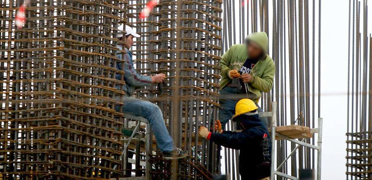 Guvernul vine cu soluţii pentru proiectele blocate de creşterea preţurilor materialelor de construcţii