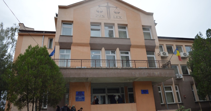Sadicul ucigaș de cai de la Ramna, trimis în judecată în stare de arest preventiv 1 tribunal