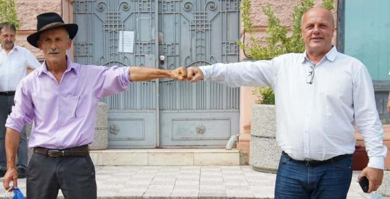 Primarul Ioan Popa îl susţine pe Emanuel Dănilă pentru câştigarea fotoliului de primar al Bocşei 1 Ioan Popa si Emanuel Danila