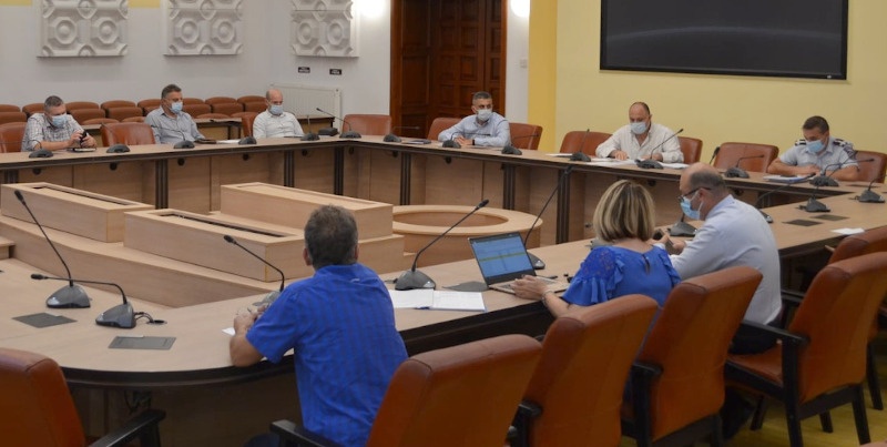 Prefectul dispune o anchetă la Ticvaniul Mare, unde sunt probleme cu condiţiile sanitare din şcoli!