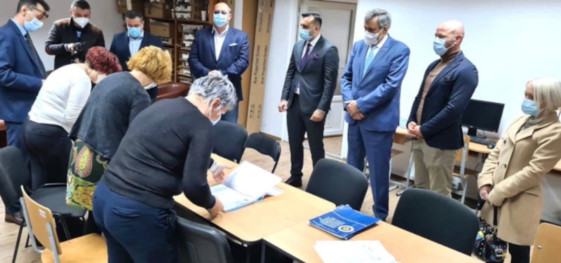 PNL Caraş-Severin a depus candidaturile pentru alegerile parlamentare din decembrie 1 depunere candidaturi PNL 1