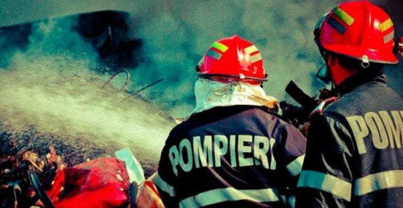 Incendiu în cartierul Pipirig din Caransebeș 1 pompieri foc e1603302788315