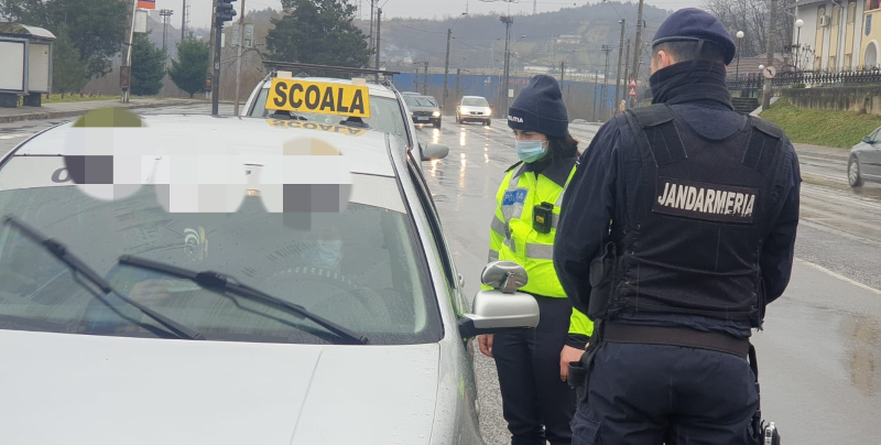 Week-end cu noi acţiuni de verificare a măsurilor de protecţie 1 controale politie jandarmi