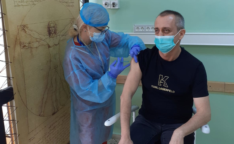 A început vaccinarea cadrelor medicale de la Spitalul Județean Reșița