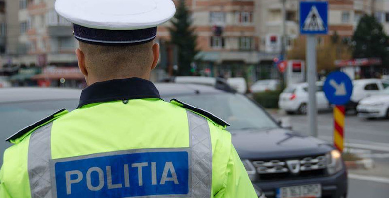 Un bărbat din Reșița a fost reținut de polițiști după ce a fost prins la volanul unui autoturism fără a deține permis de conducere 1 politie rutiera