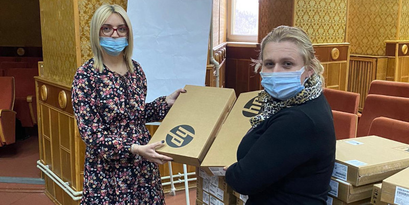 Laptopuri pentru 23 de licee şi colegii din judeţul Caraş-Severin