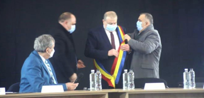 Moldova Nouă are primar ales! 1 Ion Chisăliţă