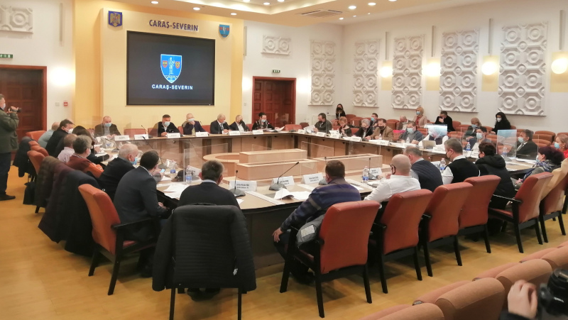 Consilierii județeni cărășeni au aprobat bugetul propriu și pe cel al instituțiilor subordonate