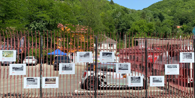 Expoziție inedită, pe gardul stadionului reșițean din Valea Domanului! 1 resita cailor putere