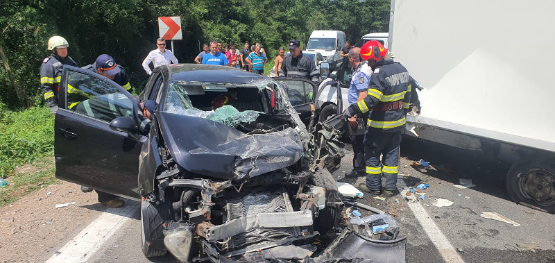 Două persoane au ajuns la spital în urma unui accident produs în apropiere de Moniom 1 accident moniom
