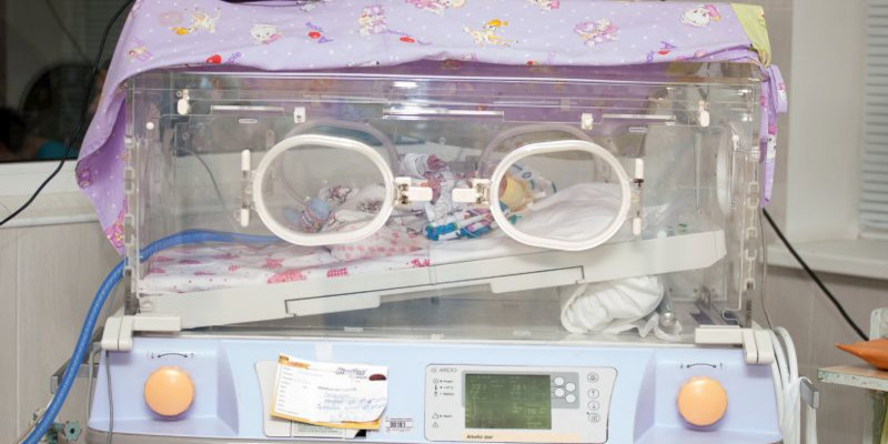 Se modernizează Neonatologia la spitalul caransebeşean 1 spital-neonatologie