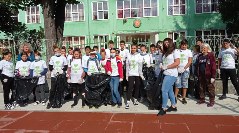 Implicare totală a cărășenilor în campania națională „Let’s Do It România“