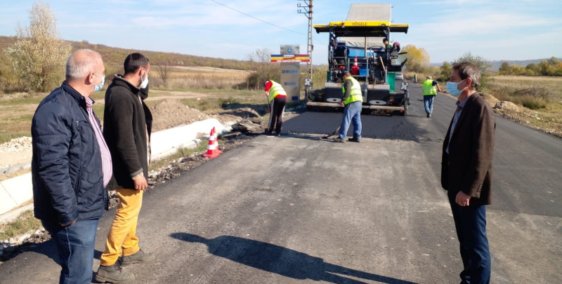 Drumurile Greoni-Vrani și Grădinari-Ticvaniu Mare, în atenția Consiliului Județean cărășean 1 Radoi la drumuri