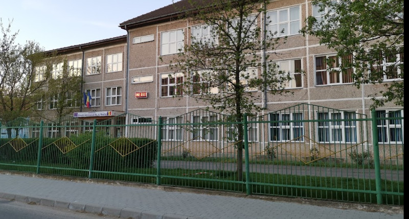 A fost semnat contractul pentru execuția lucrărilor de reabilitare a Școlii Gimnaziale nr. 9 Reșița