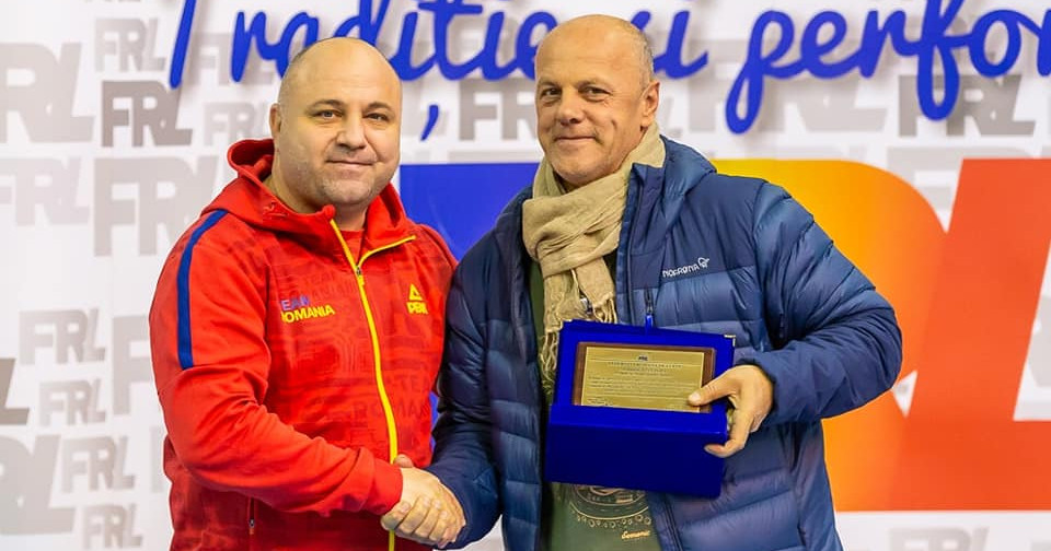 Ioan Popa și Adrian Dacica au primit plachete de excelență din partea Federaţiei Române de Lupte
