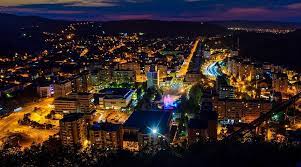 În acest an, iluminatul festiv din Reşiţa va fi pus în funcțiune în data de 5 decembrie