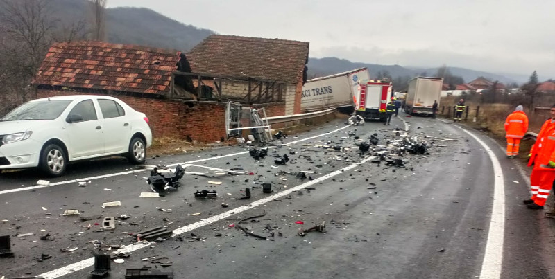 În apropiere de Plugova, circulația rutieră este blocată pe ambele sensuri de mers în urma unui accident de circulație (UPDATE) 1 accident plugova