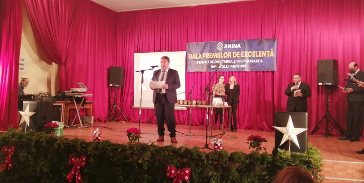 Gala Premiilor de Excelenţă Anina 2021 1 gala anina 2 e1640294439336