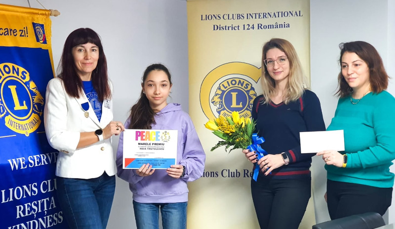 Tânăra Maia Truțulescu a reprezentat Reșița la faza internațională a concursului „Afișe pentru pace“ 1 maria trutulescu