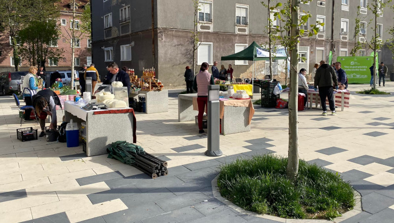 De 1 Mai, reșițenii și-au putut face cumpărăturile în piața volantă din Luncă 1 piata resita