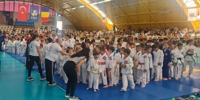 Judokanii caransebeşeni au venit cu şase medalii de la Lugoj 1 judo