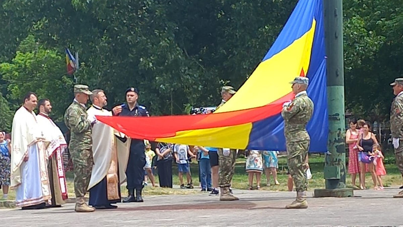 Reşiţenii au sărbătorit Ziua Drapelului în Parcul Tricolorului din municipiu 1 yiua drapelului