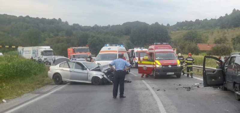 Cinci persoane au fost transportate la spital după un accident de circulație produs la Teregova 1 acc teregova